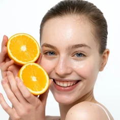 Fights-skin-Oxidative-Stress-with-brightening-skincare-product-e1738737363133